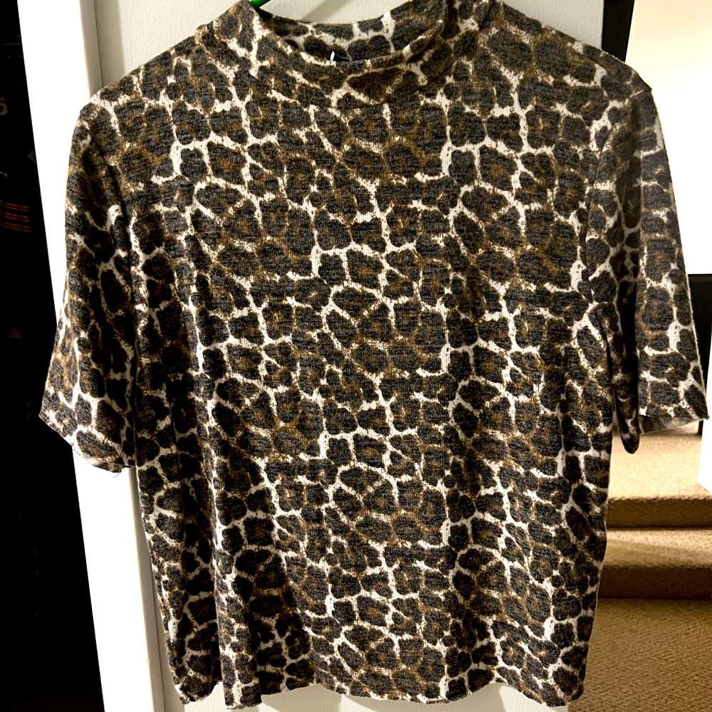 NWT Zara cropped leopard print light sweater!